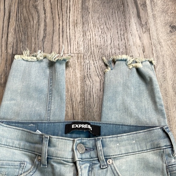 Express Women’s Ankle High Rise, Light Wash, size 2R - Picture 4 of 14